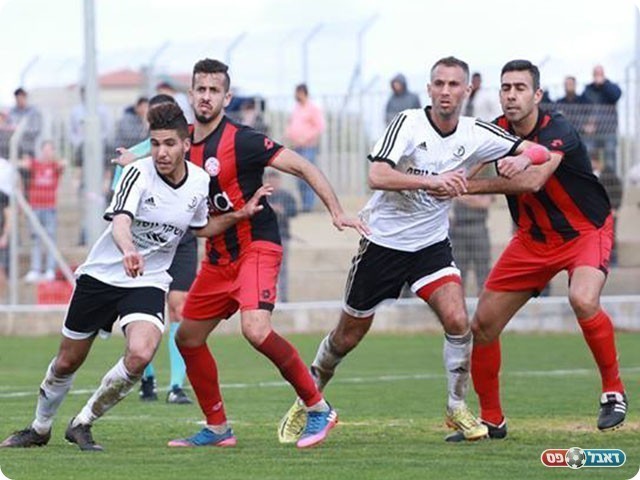 מהראן אבו ריא (בלבן מימין) (עדי מלול)